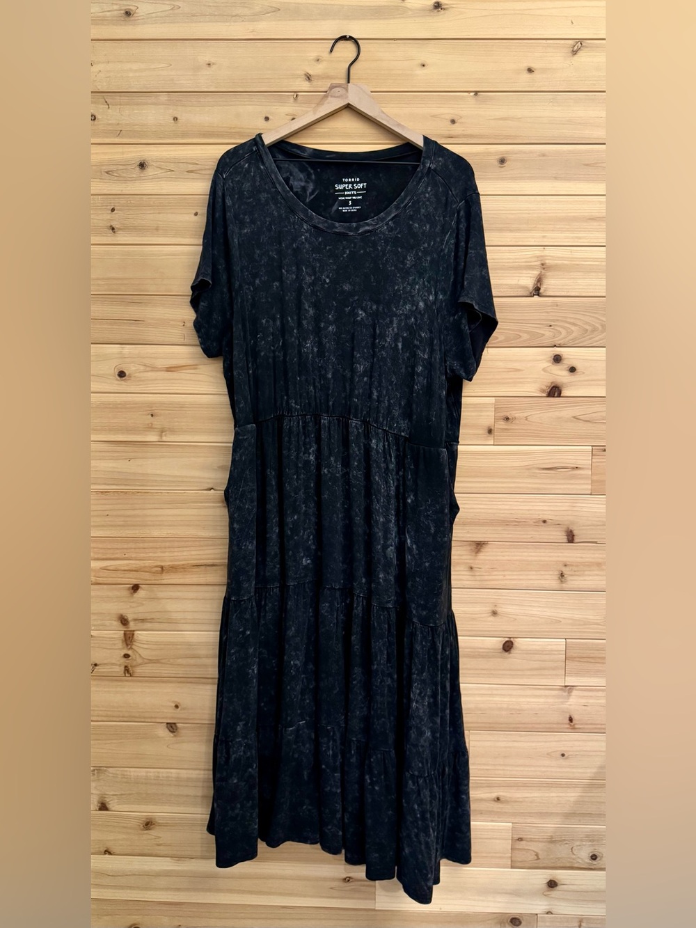 Torrid Size 3X Super Soft Black Acid Wash Tiered Short Sleeve Dress Stretchy